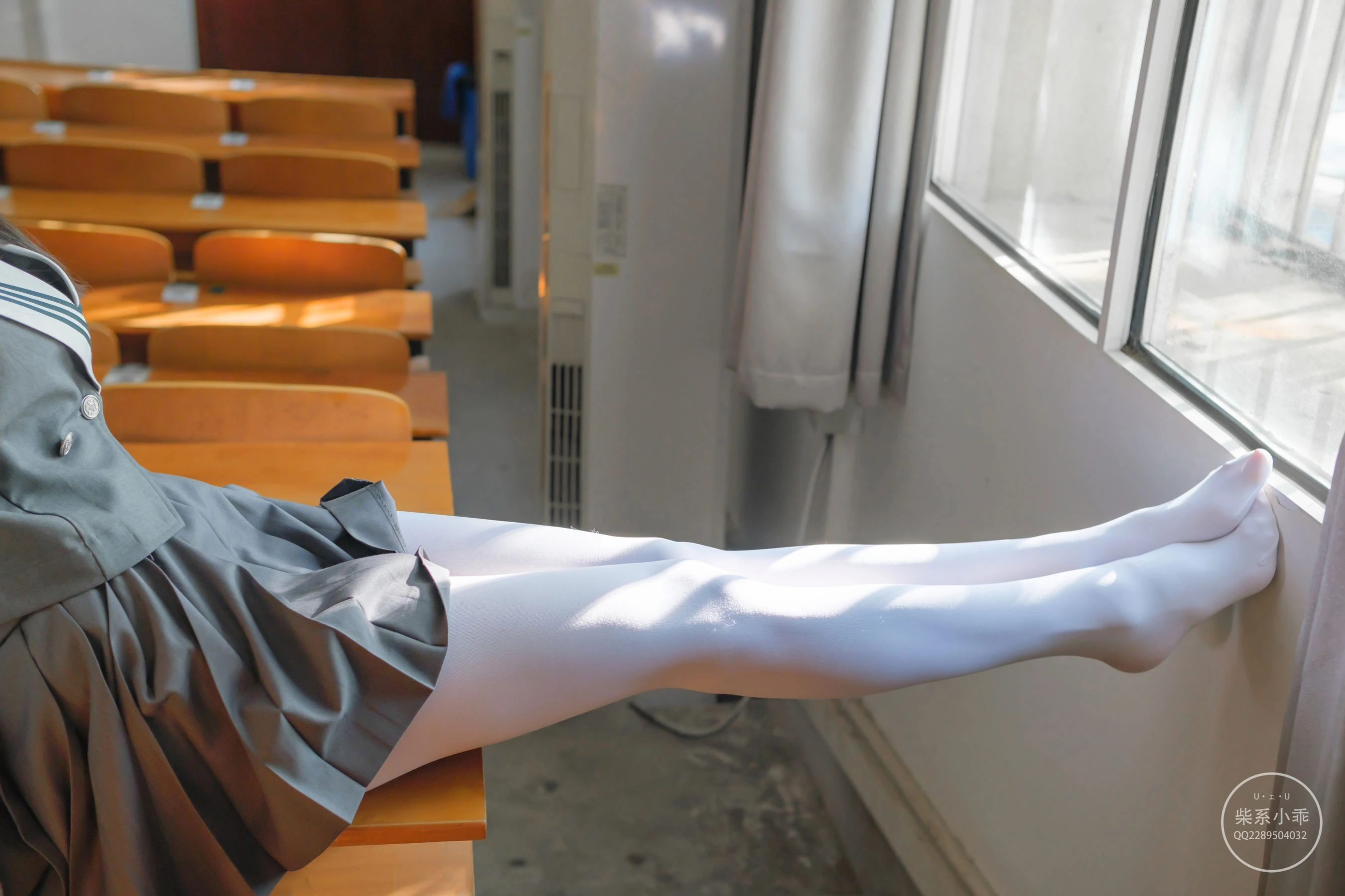 柴系小乖(稚乖画册) – 夜夜 教室插图2