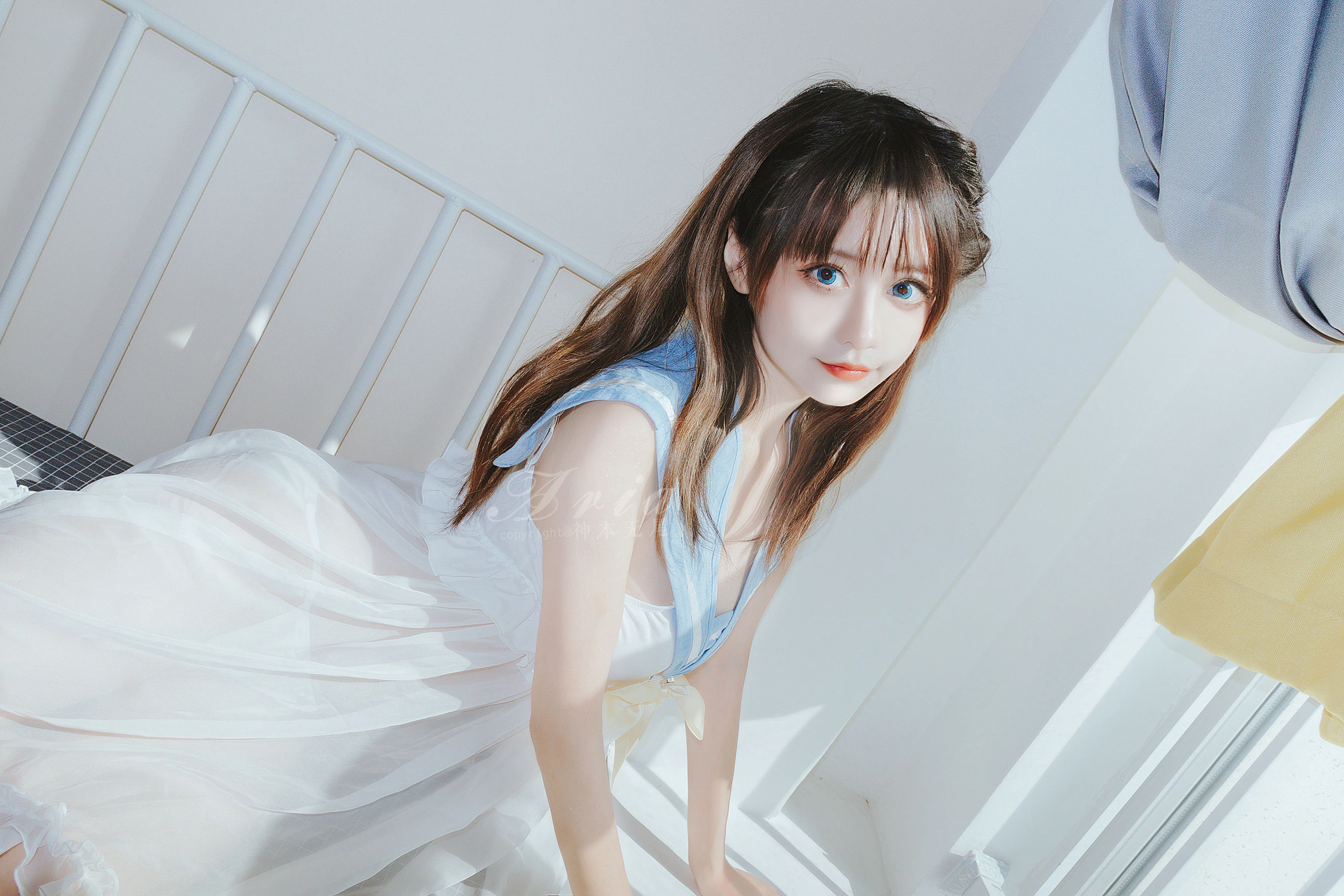 神本无尾_Aria – 蓝色睡裙|图集秀