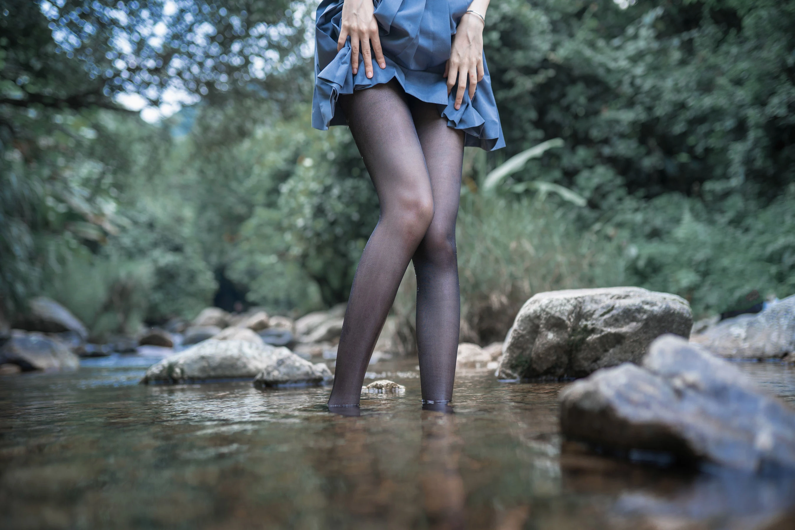 萌系小姐姐木绵绵OwO 水色溪边制服插图3