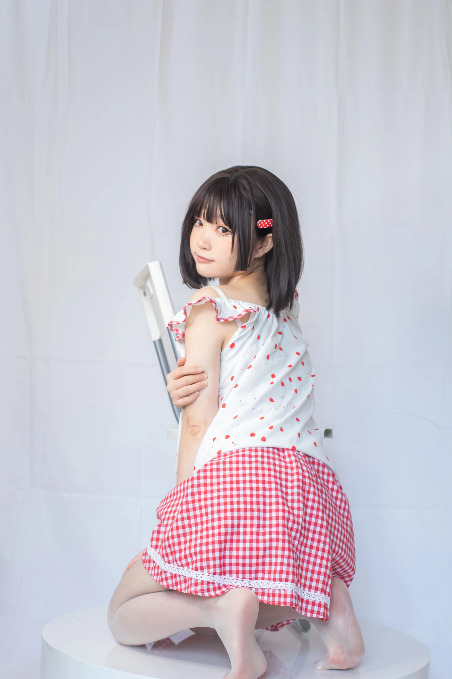 神沢永莉 – 粉色格子裙插图2