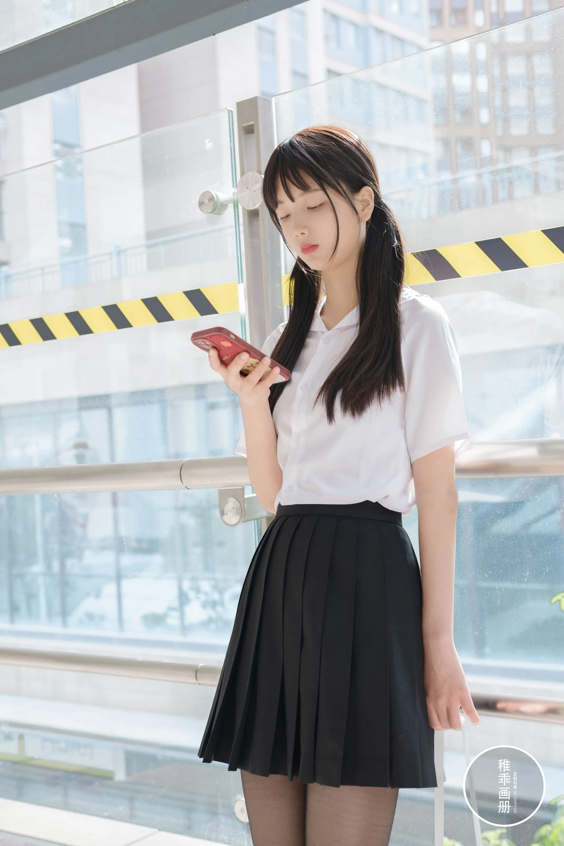 柴系小乖(稚乖画册) – 夜夜 逛街13d黑丝插图1