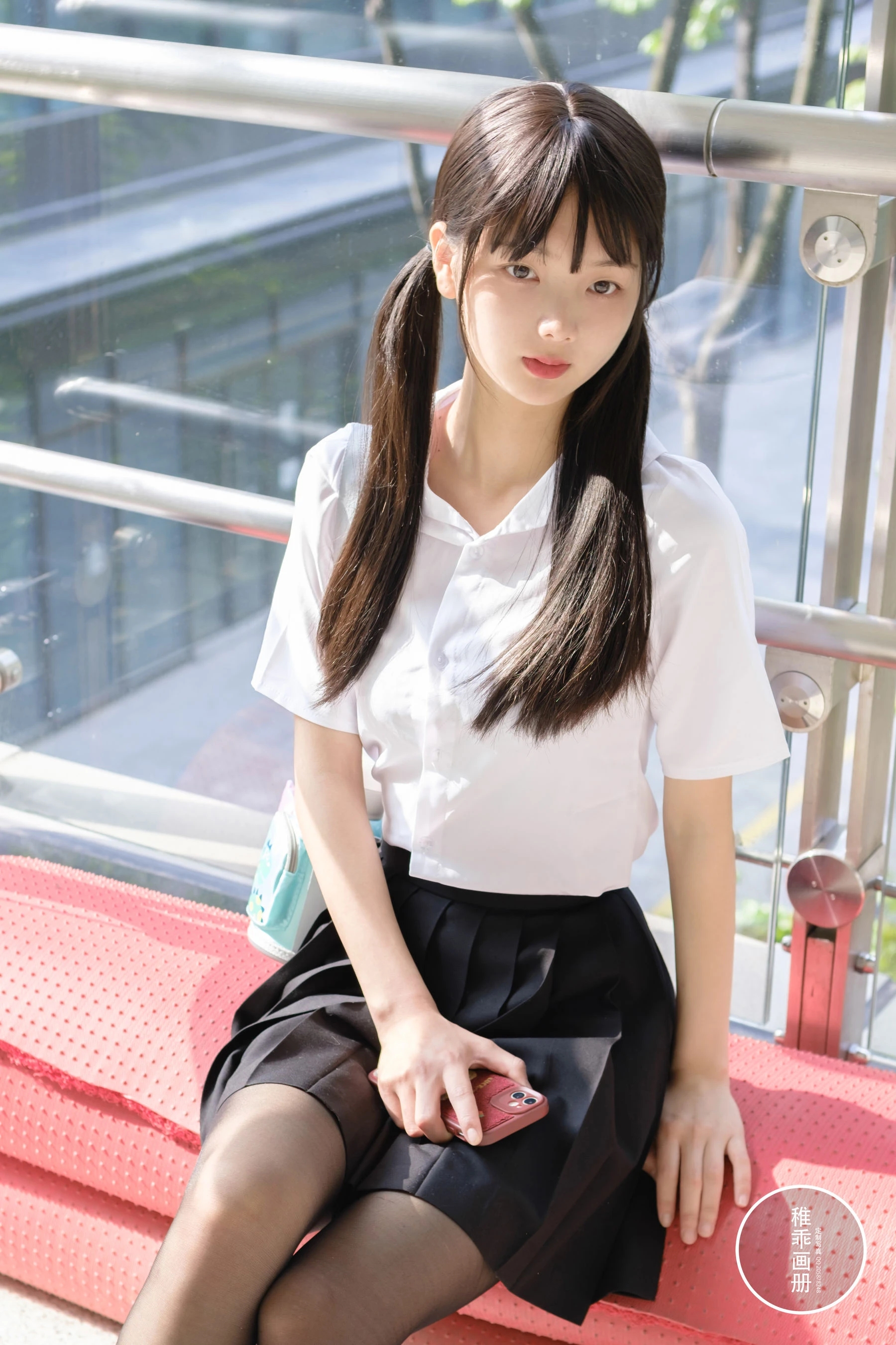 柴系小乖(稚乖画册) – 夜夜 逛街13d黑丝插图4