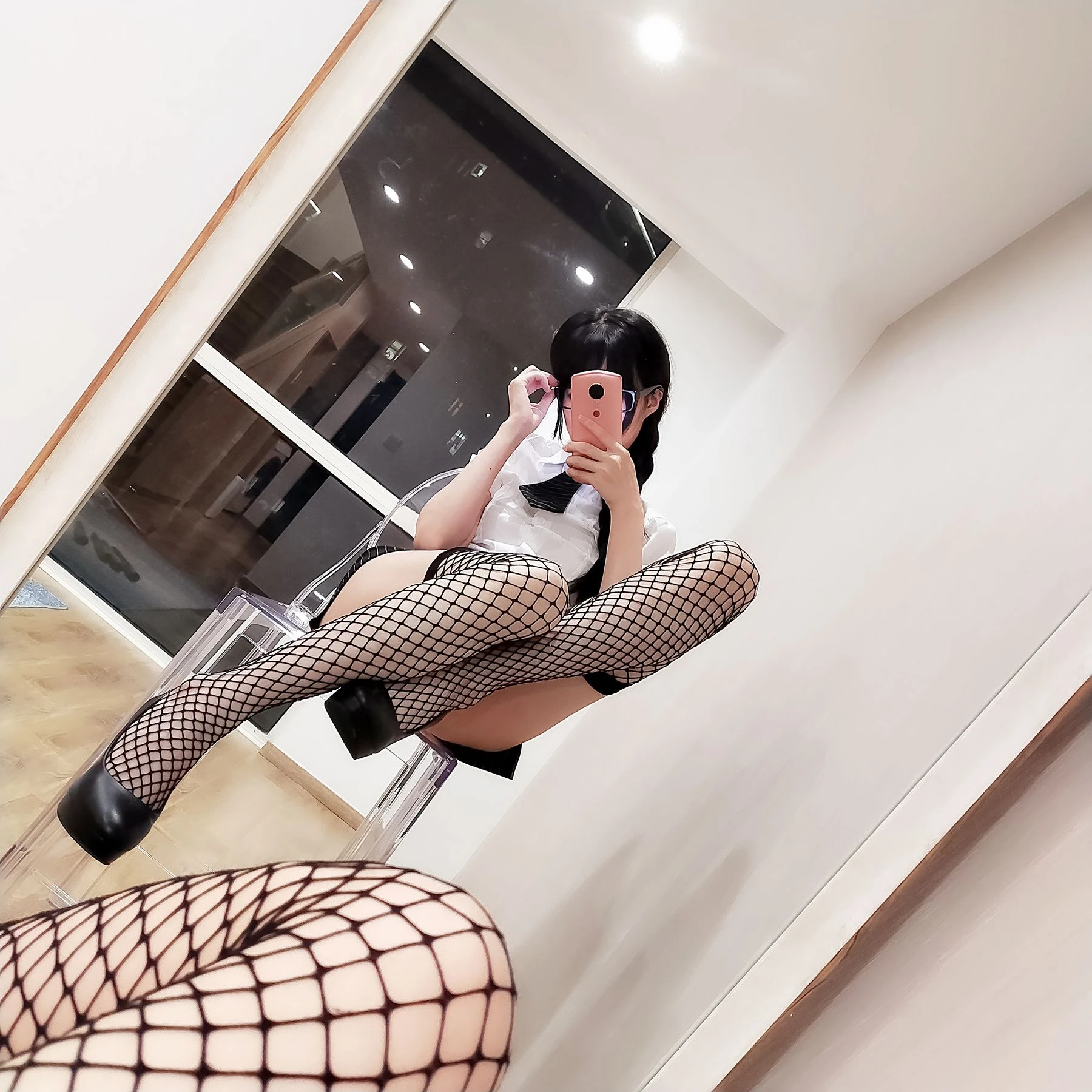 NAGISA魔物喵[fantia] – 黑丝网袜ol~~~插图1