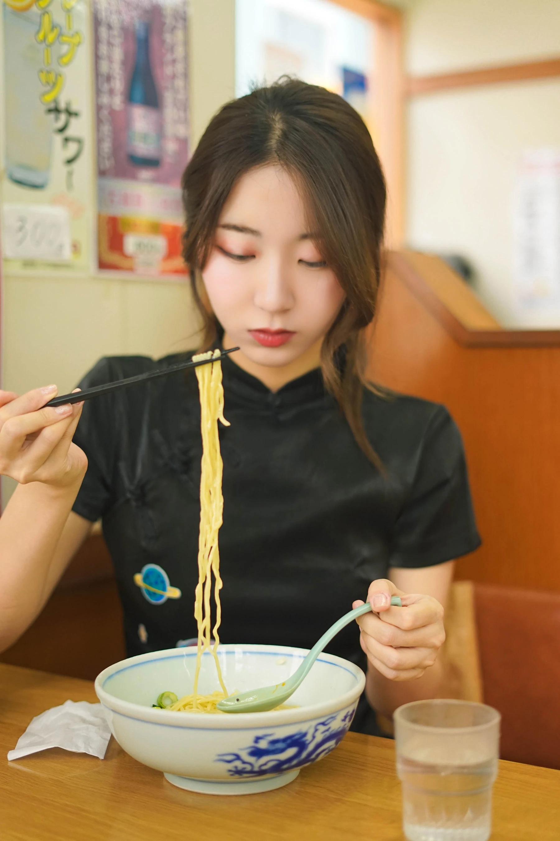 人气Coser黑川 旗袍|图集秀