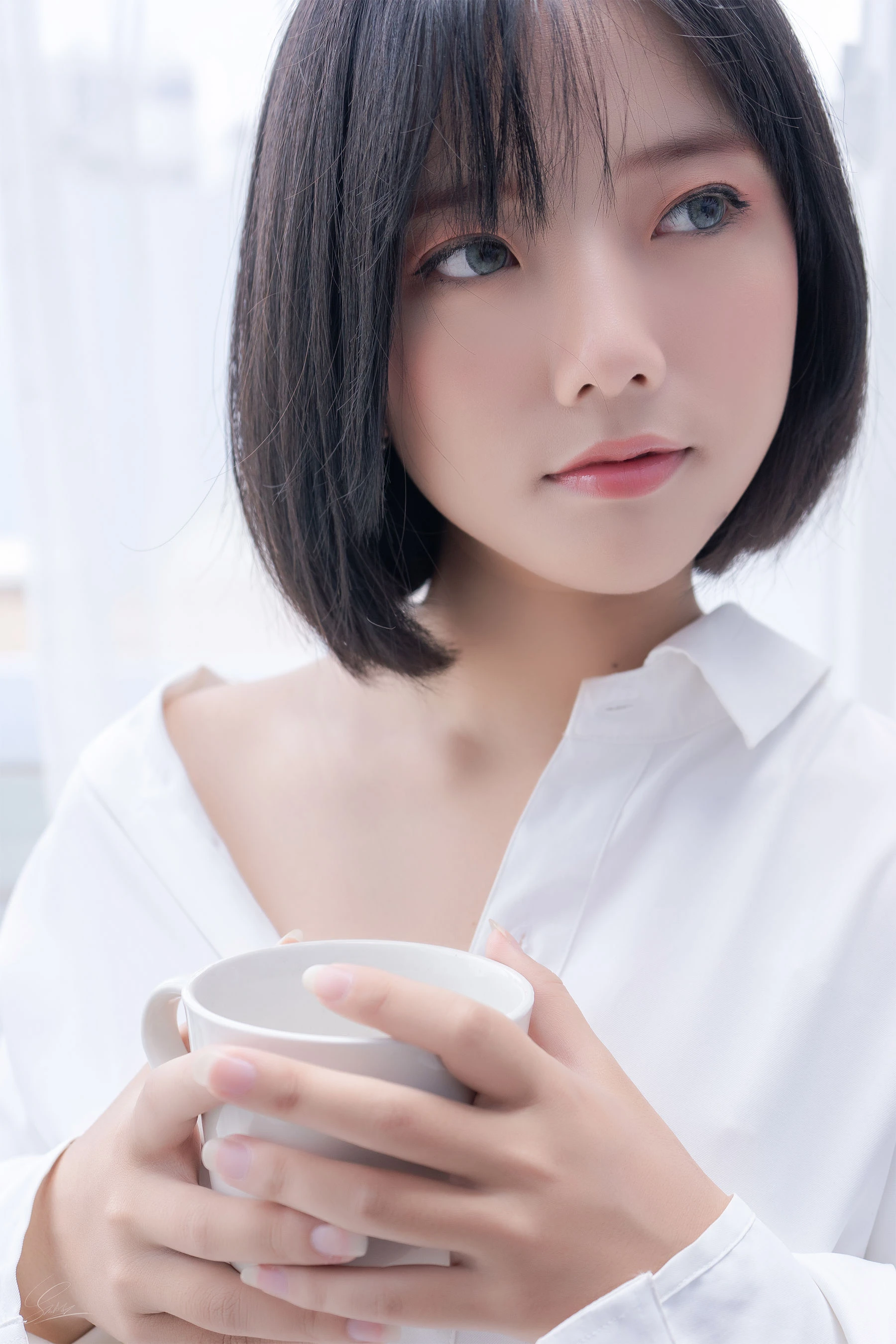 MessieHuang写真 – Boyfriend’s shirt插图4