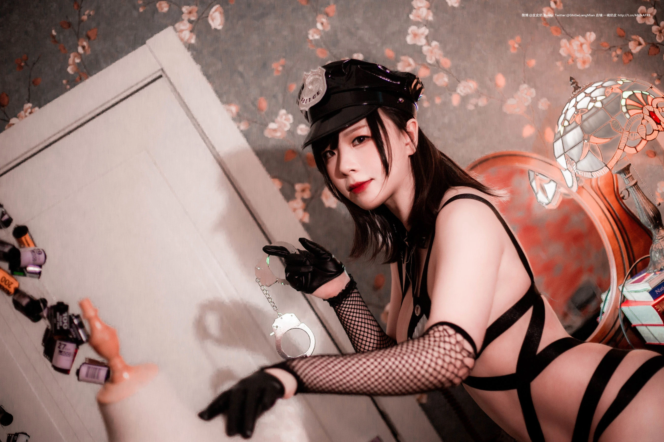 皮皮奶可可爱了啦 – 银色女警插图7