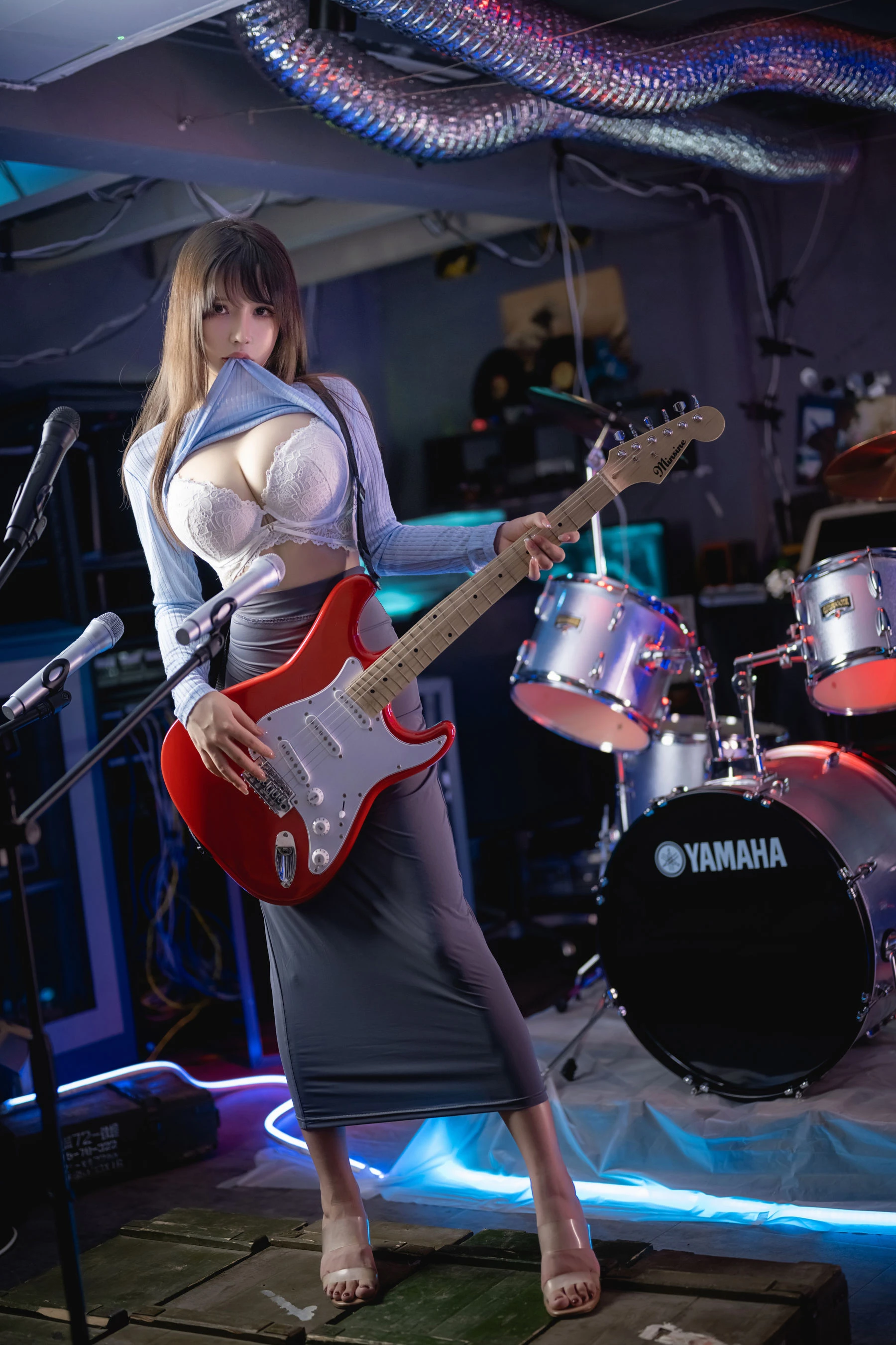 二次元妹子抱走莫子aa – 吉他妹妹插图7