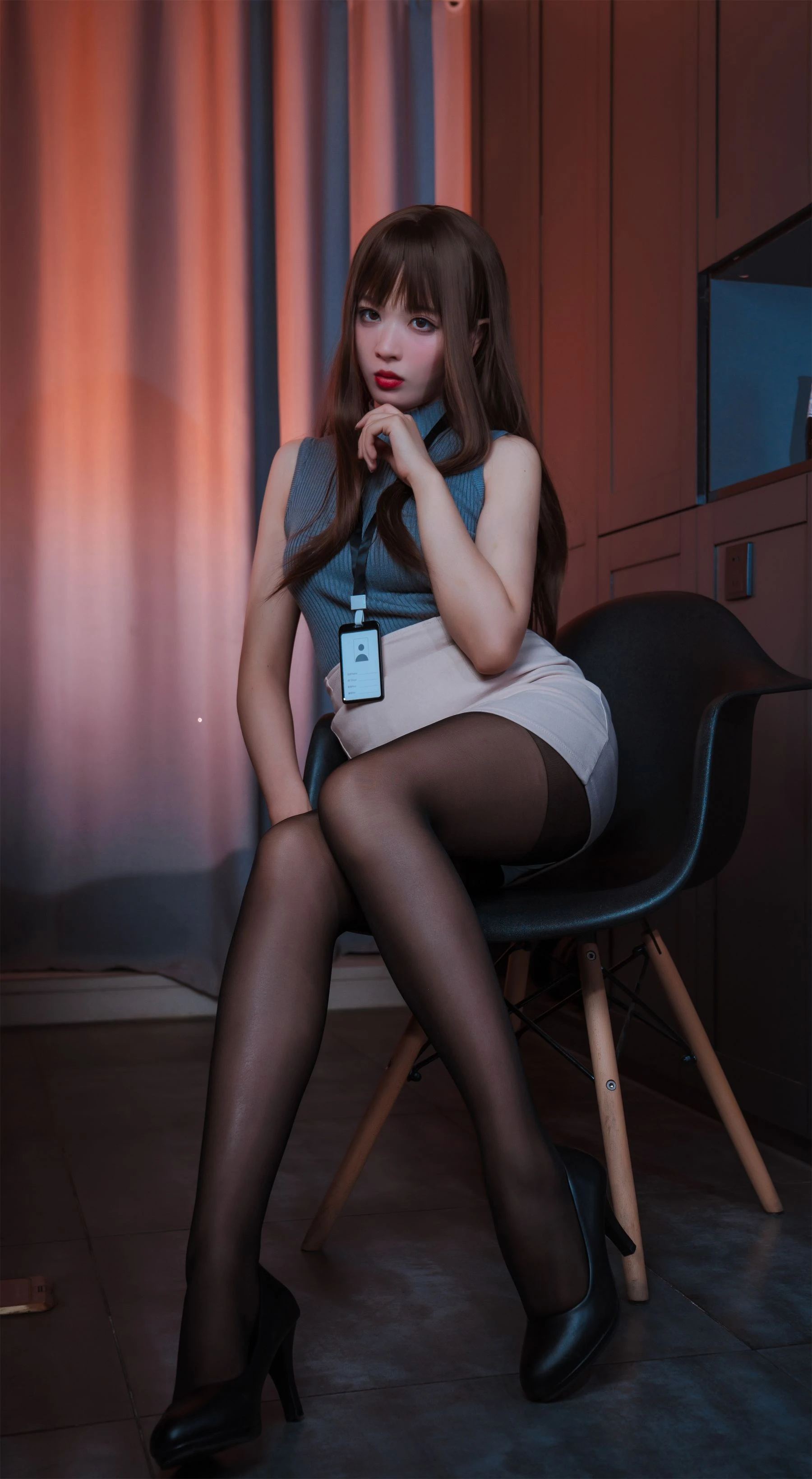 轩萧学姐 – 微醺喝醉了OL插图7