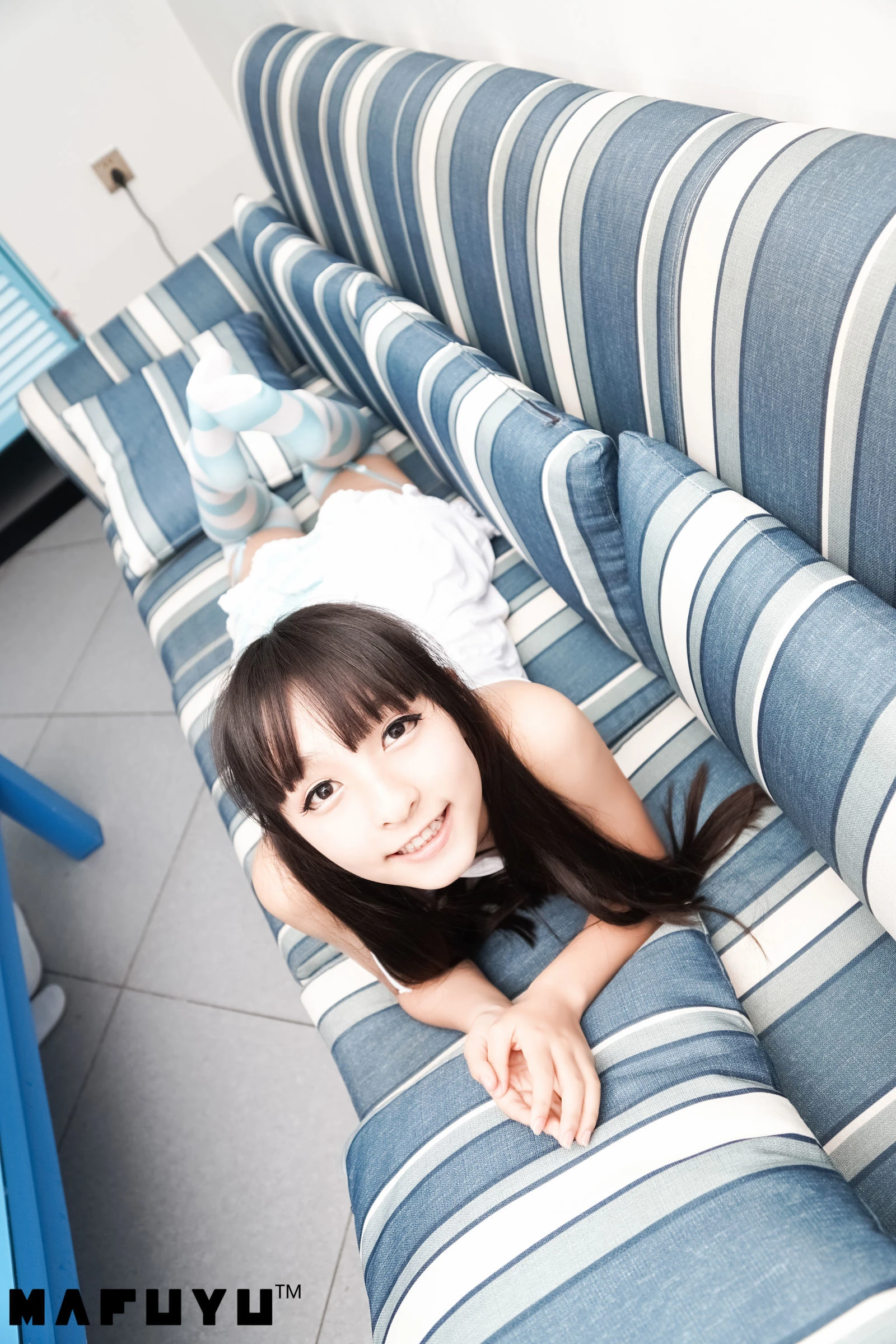 神楽坂真冬 蓝白条纹系列套图插图6